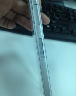 索尼honami xperia i1配置曝光 真机谍照比iPhone5大不少6