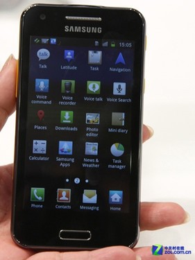 工作娱乐贴身行 三星Galaxy Beam i8530投影忙 