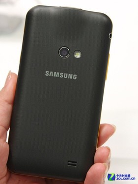 工作娱乐贴身行 三星Galaxy Beam i8530投影忙 