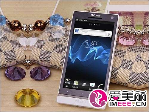 最时尚双核强机 索尼LT27i不足2600元imeee.cn