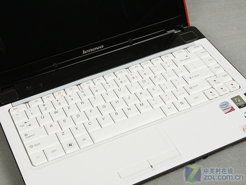 09啥配置全看它 联想IdeaPad Y450评测 