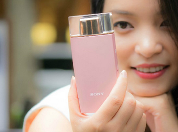 索尼香水瓶造型自拍手机曝光 可旋转