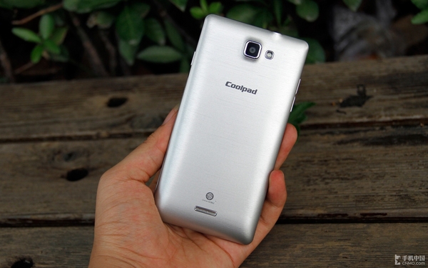 四核5.0英寸HD屏幕 酷派8720Q详细评测 