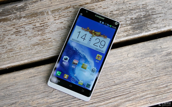 四核5.0英寸HD屏幕 酷派8720Q详细评测 