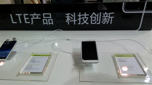 4G全面发力 酷派多款LTE终端现通信展