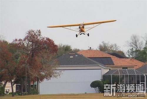 小镇每家都有飞机 真土豪PK页游大R