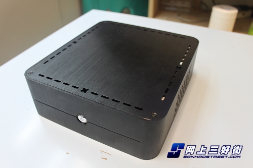 全铝拉丝小箱！立人Q8机箱到货三好街