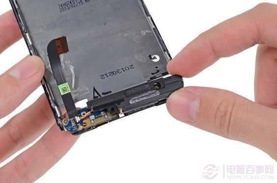 拆掉上、下双麦克风