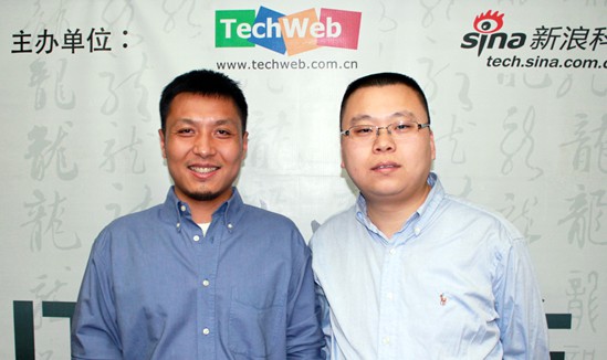 爱乐活CEO蔡虎和IT龙门阵主持人刘兴亮合影 TechWeb魏力摄