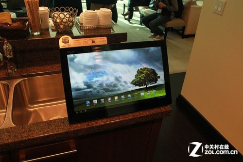 3种工作模式 华硕P1801平板AIO现场解析