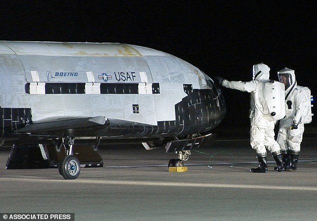 美国神秘X-37B空天飞机再升空 美媒:中国紧张