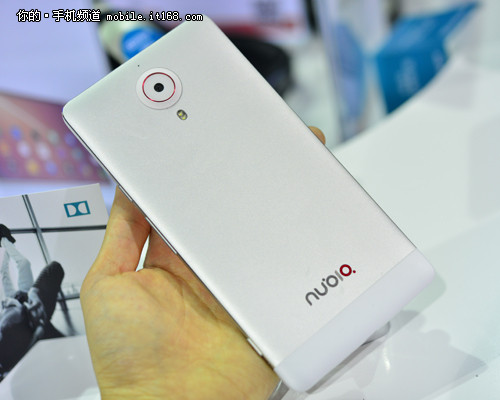 6.4寸+高通801+三网通吃 努比亚X6发布