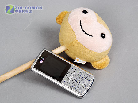 直板SHINE也闪耀！超薄直板LG KG77评测 