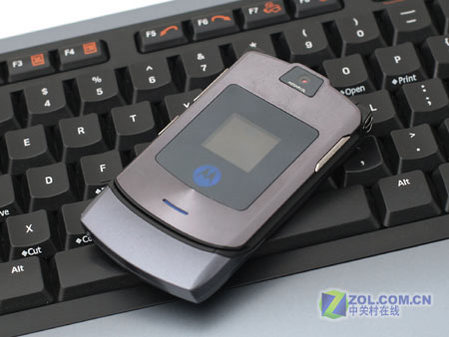 向RAZR V3说再见 摩托罗拉V3i详细评测 