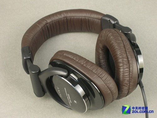 索尼MDR-V900HD  
