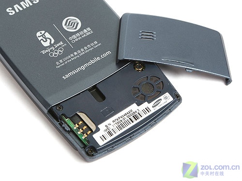 9.6毫米320万像素金属身 三星U308评测 