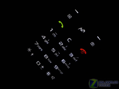 9.6毫米320万像素金属身 三星U308评测 