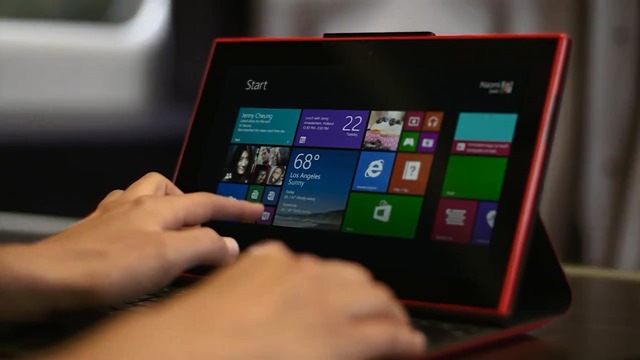 诺基亚发布其首款 Windows RT 8.1 平板 Lumia 2520