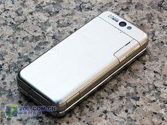 绝美日系滑盖手机 夏普8010c跌至2150元 