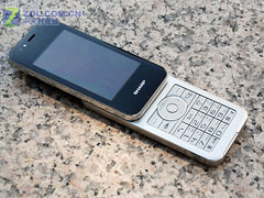 绝美日系滑盖手机 夏普8010c跌至2150元 