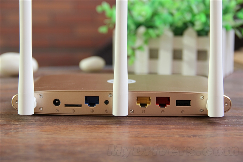 真·3天线/信号超强 299元极路由3评测