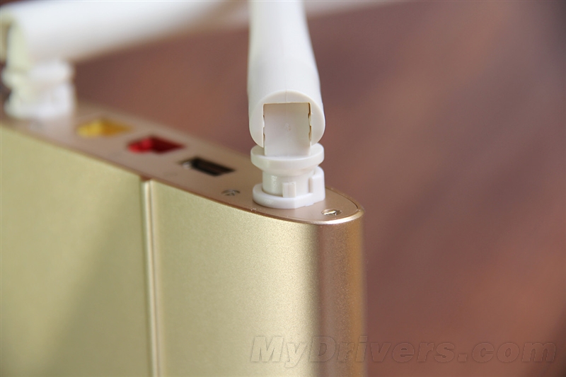 真·3天线/信号超强 299元极路由3评测