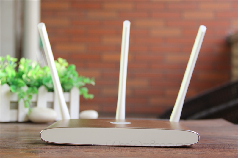 真·3天线/信号超强 299元极路由3评测