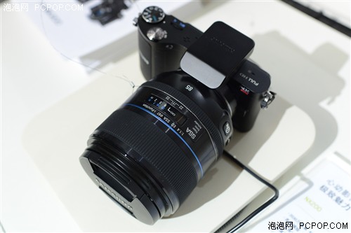 2012三星论坛发布智能相机新品 