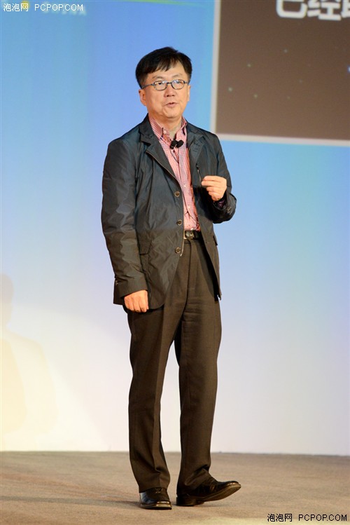 2012三星论坛发布智能相机新品 