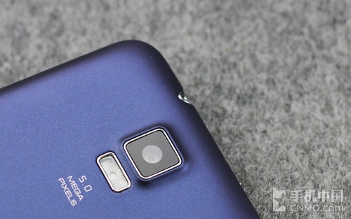 4.5英寸IPS屏双核 千元级中兴V955评测 