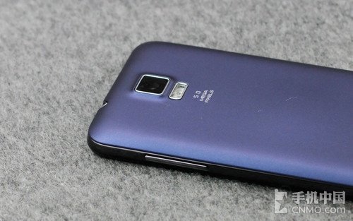 4.5英寸IPS屏双核 千元级中兴V955评测 