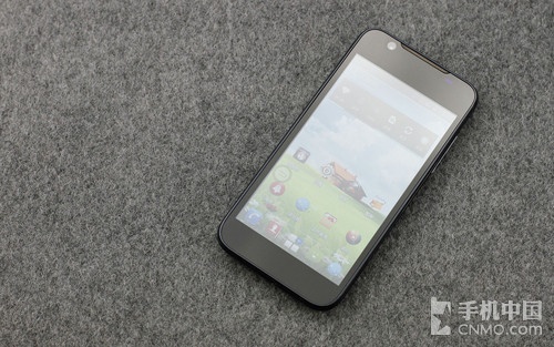 4.5英寸IPS屏双核 千元级中兴V955评测 