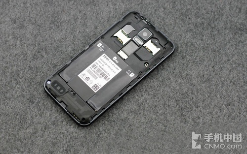 4.5英寸IPS屏双核 千元级中兴V955评测 