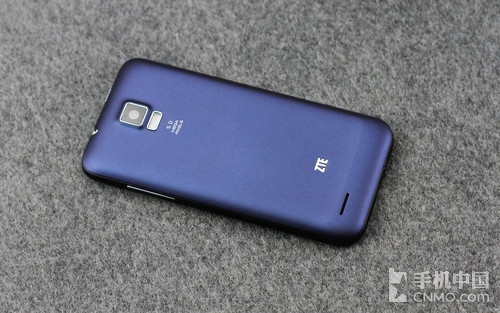 4.5英寸IPS屏双核 千元级中兴V955评测 