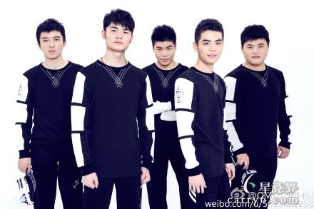 德杯OMG新队服亮相 设计师原来是全能柚子