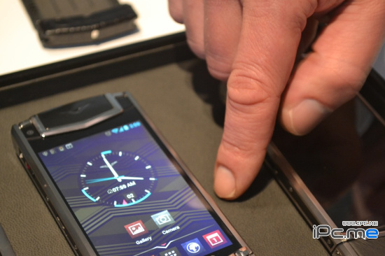 Vertu 香港发布会 Vertu Ti 亮相，最低报价 79000 元