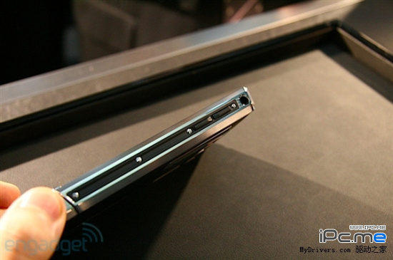 Vertu 香港发布会 Vertu Ti 亮相，最低报价 79000 元