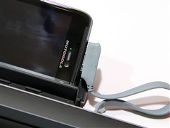 堪称手机艺术品 摩托罗拉MT917初体验 