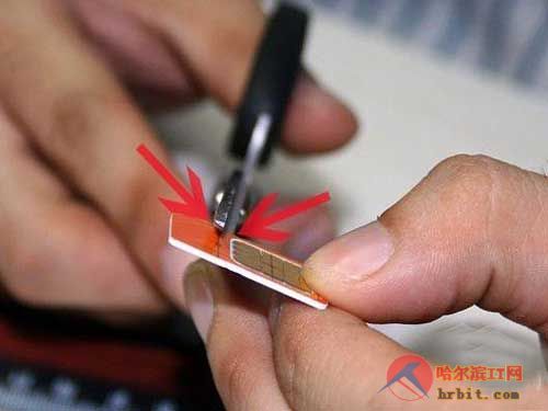 没有剪卡器怎么剪卡?iphone5s多长?iPhone剪卡不用愁 iPhone4s剪卡教程