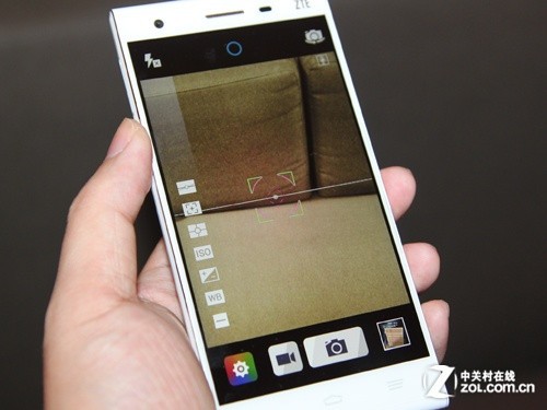 超薄机身+玻璃质感 中兴星星1号上手体验 