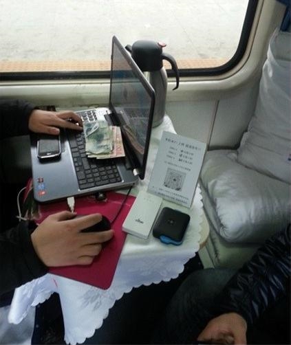 快速致富新捷径：火车上卖WiFi一小时赚500