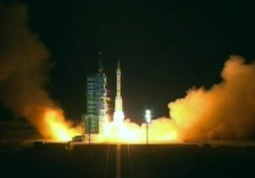 神八发射成功 神舟八号的航天员是谁 神舟八号不载人