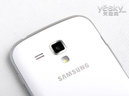 图为：三星 GT-S7562 手机