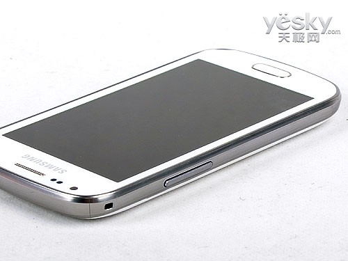 图为：三星 GT-S7562 手机