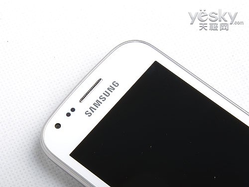 图为：三星 GT-S7562 手机