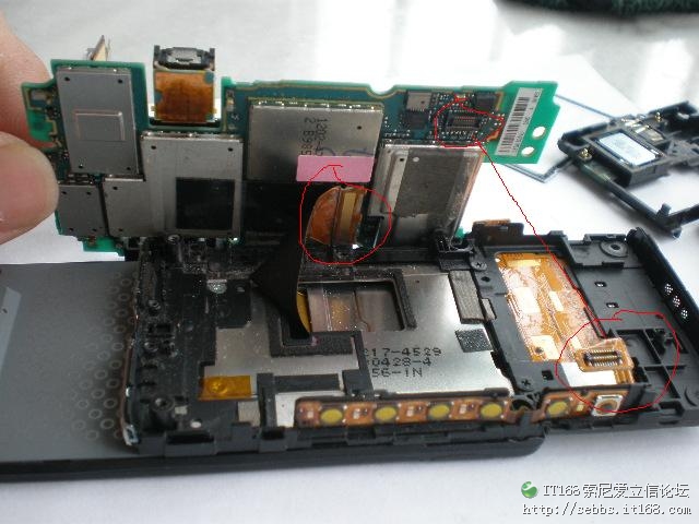 w995拆机?w995扬声器?索爱w995wifi?转 索尼爱立信 W995 详细 讲解 实机 实拍 拆解图