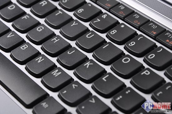 联想商务“超极”战舰 扬天V490u评测