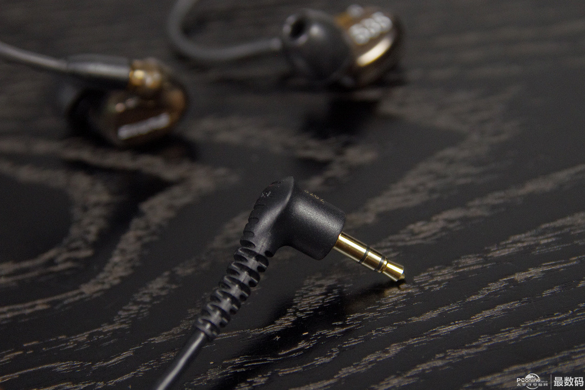 定制耳机?森海塞尔ie8?动铁四天王之一 舒尔SE535高端耳塞体验