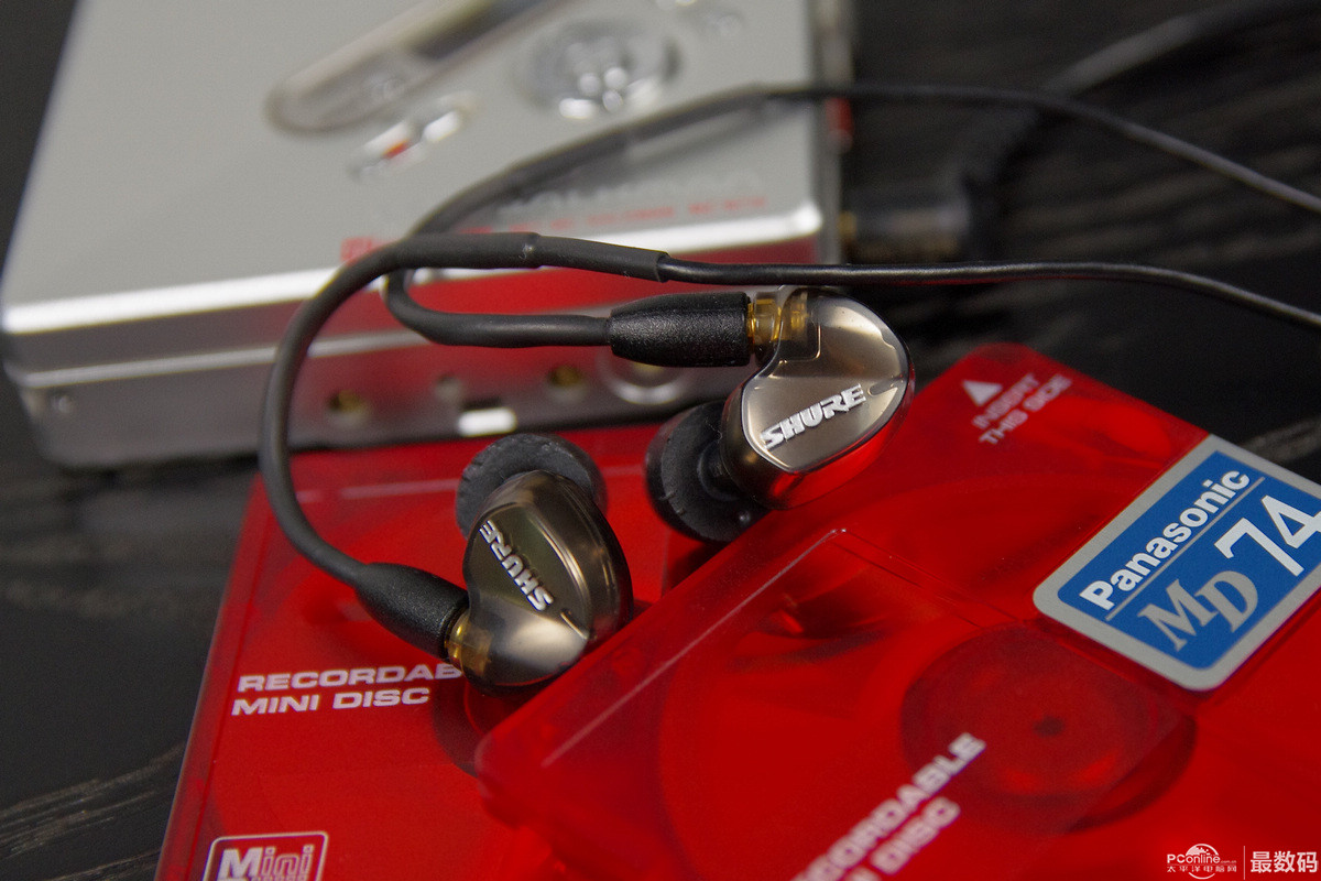 定制耳机?森海塞尔ie8?动铁四天王之一 舒尔SE535高端耳塞体验