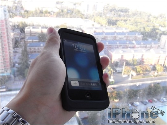 苹果皮的原理?ipod怎么连苹果皮?iPod Touch变手机 正式版苹果皮520评测